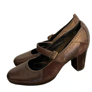 Clarks brown comfort heels brown pumps size 6M